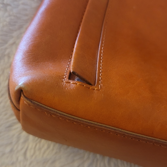 Club Monaco Handbag for Spring! - Picture 4 of 8